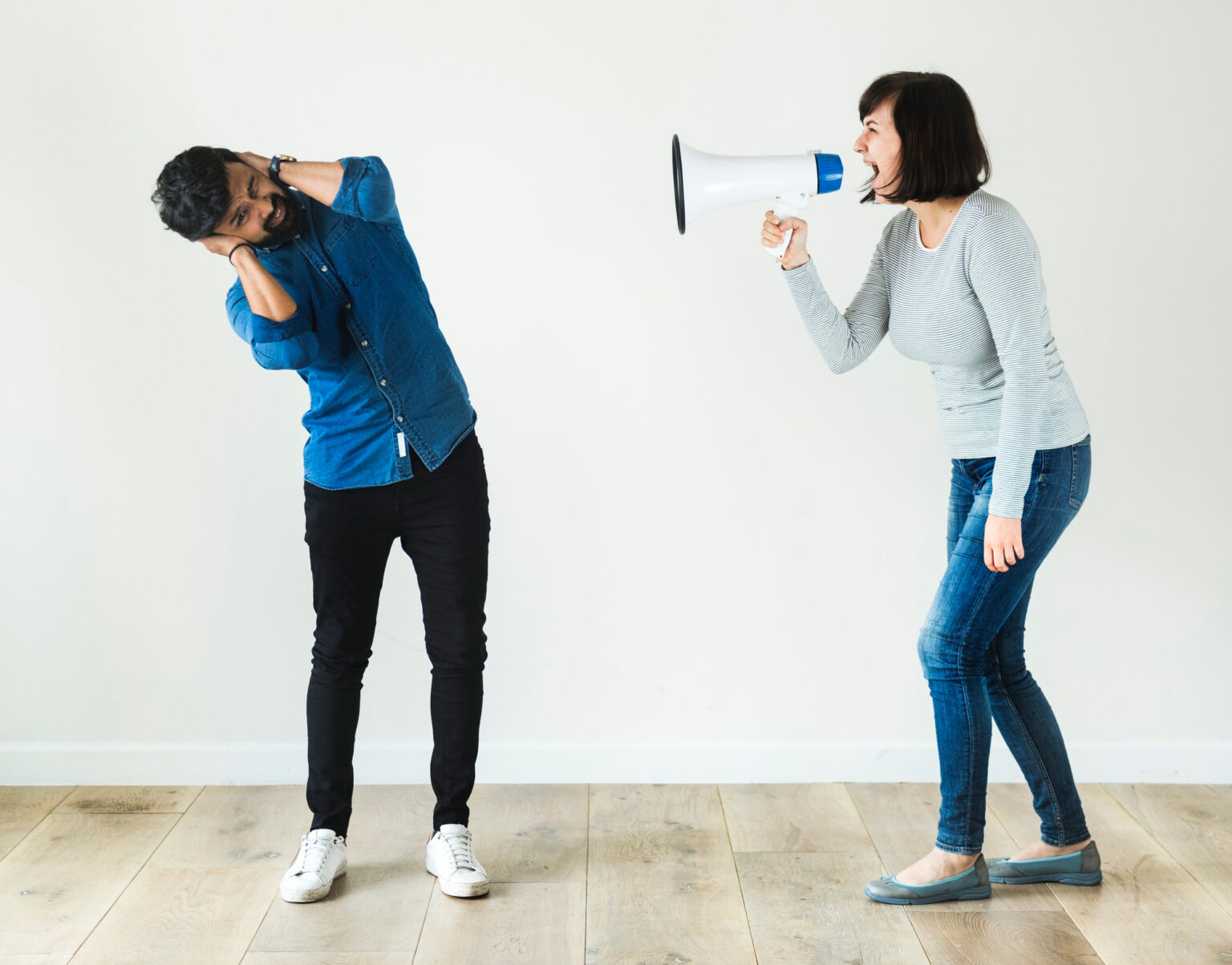 Vivre avec une femme hystérique : Conseils et stratégies pour une relation harmonieuse