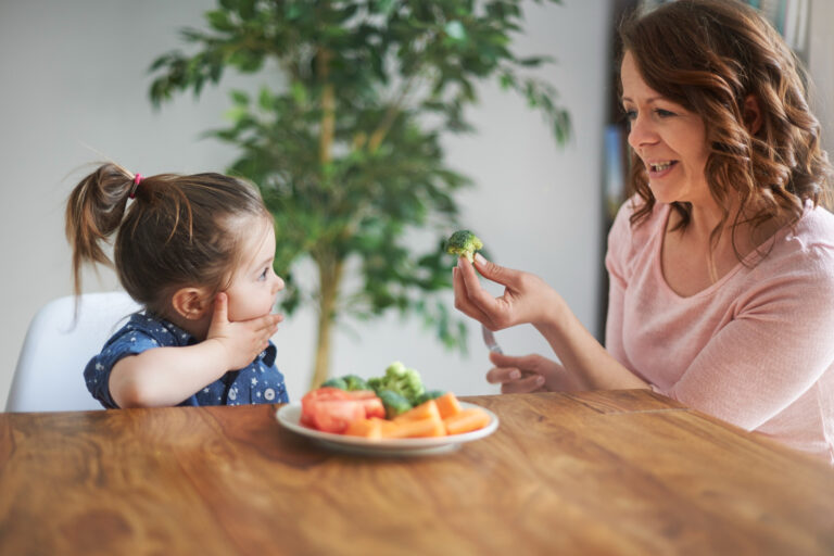 Comment accompagner son enfant souffrant de troubles du comportement alimentaire ?